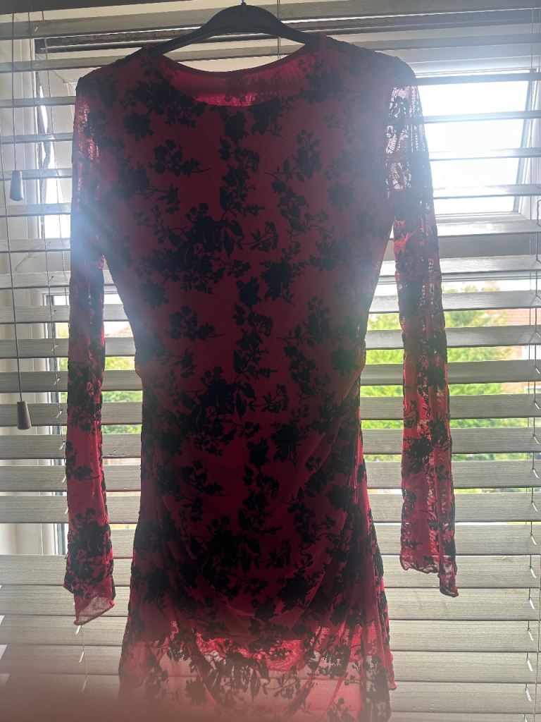 Red Floral Long Sleeve Mini Dress – Size Small, Good Condition