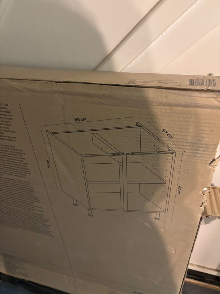 Kitchen base unit 