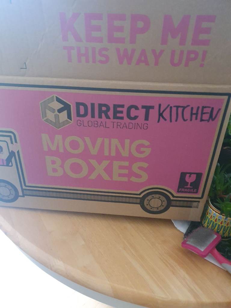 Good Condition Cardboard Moving Boxes for Sale