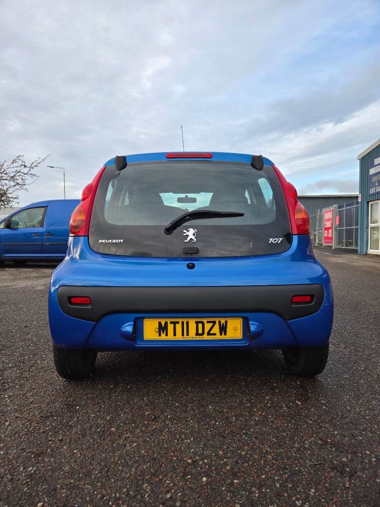 Peugeot, 107, Hatchback, 2011, Manual, 998 (cc), 5 doors