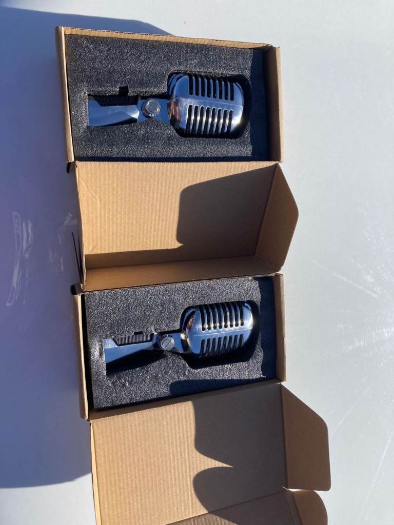 2x SILVER, CLASSIC, RETRO, MICROPHONES.