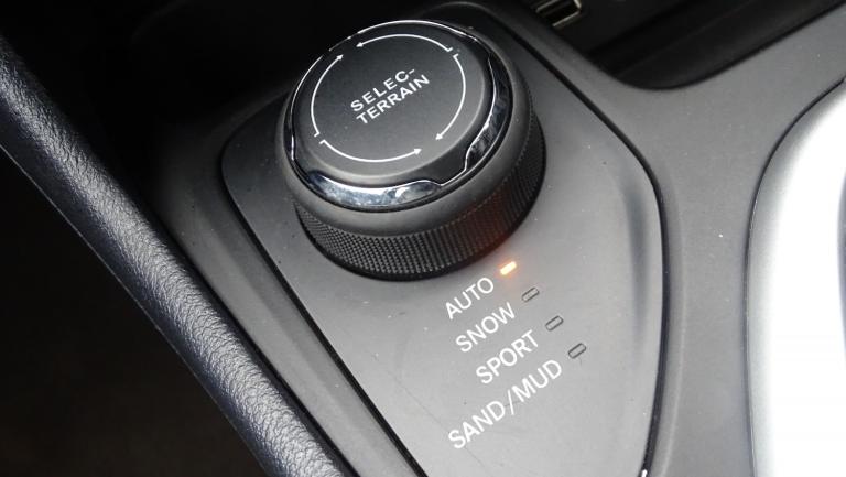 JEEP CHEROKEE 2.0 Cherokee 2.0 170hp Limited 4wd 9spd Auto Black Auto Diesel 201