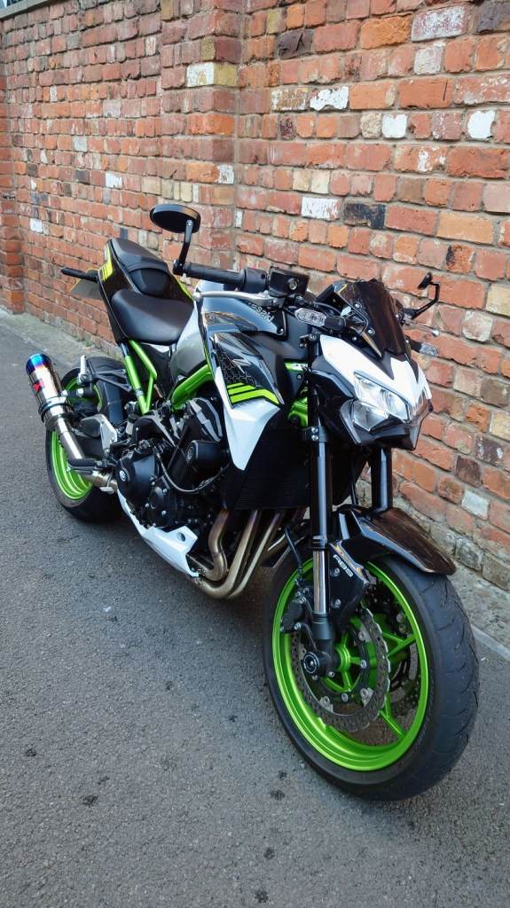 Kawasaki Z900 2021 performance edition 