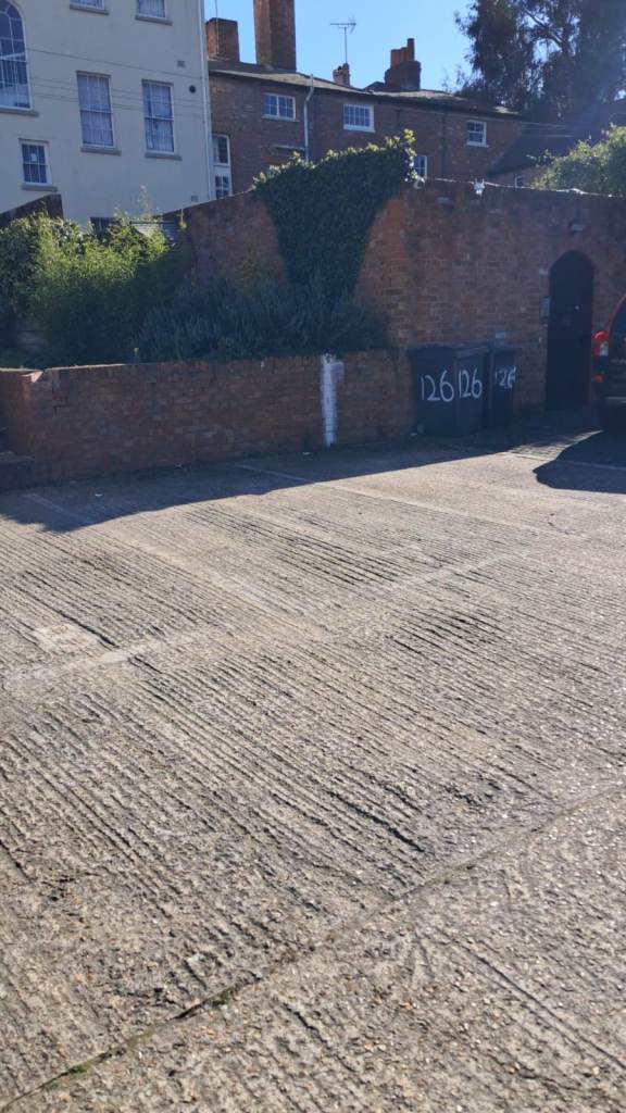 Private parking space for rent