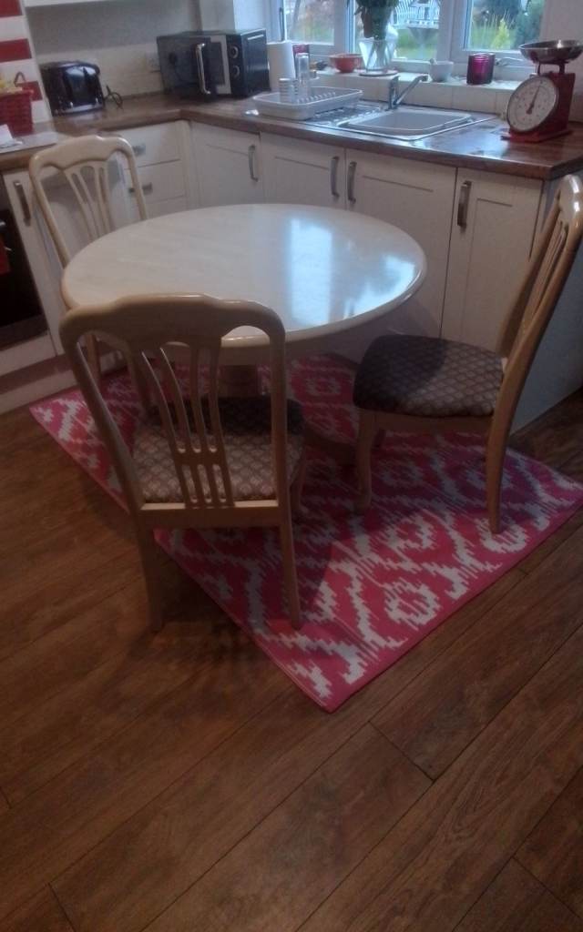 TABLE AND CHAIRS 