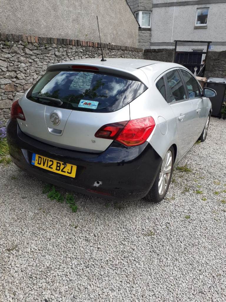 ASTRA J 1.6 5 door 2012 complete starts no dash warning lights parts or whole car £10- £250 ono  
