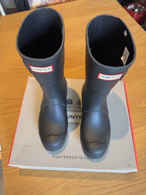 Hunter Wellington Boots for Ladies or Children – Black, Excellent Condition
