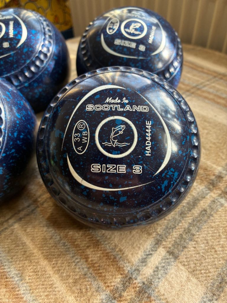 Taylor Blaze, Size 3H (WB33), STD Grip, Blue Speckle with Fish Motif, Excellent Condition