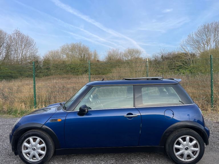 MINI ONE 1.6 PETROL 02 REG 3 DOOR PANORAMIC SUNROOF MOT DECEMBER 7TH 2026 LOW INSURANCE 