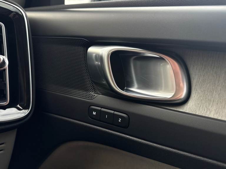 2022 Volvo XC40 2.0 B4P Inscription 5dr AWD Auto [7 speed] ESTATE PETROL Automatic