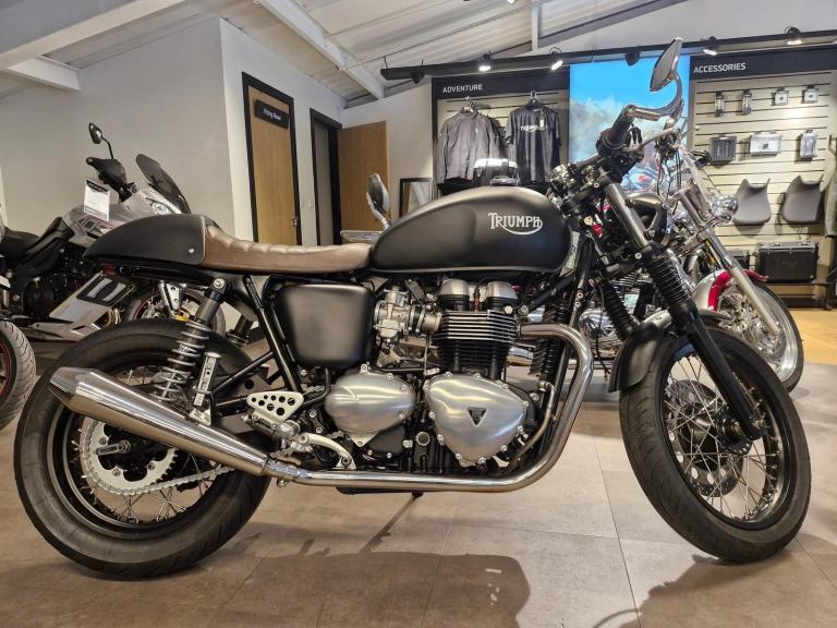 2013 Triumph Thruxton 'Custom' Stunning bike with just 4283 miles