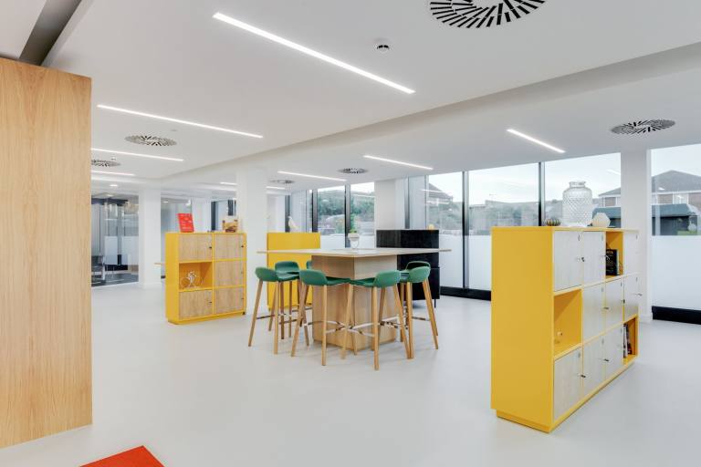 Henley on Thames - RG9 1HG \ Coworking Space with Flexible Desk Access
