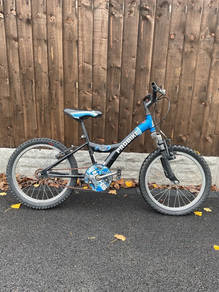 Kids unisex blue mountain bike 20 inch wheels , brand new back tyre and brakes 