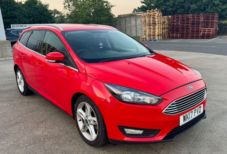 17 PLATE FORD FOCUS ZETEC 1.5 TDCI ESTATE 5 DOOR ULEZ FREE MANUAL RED SAT NAV APPLE CAR PLAY