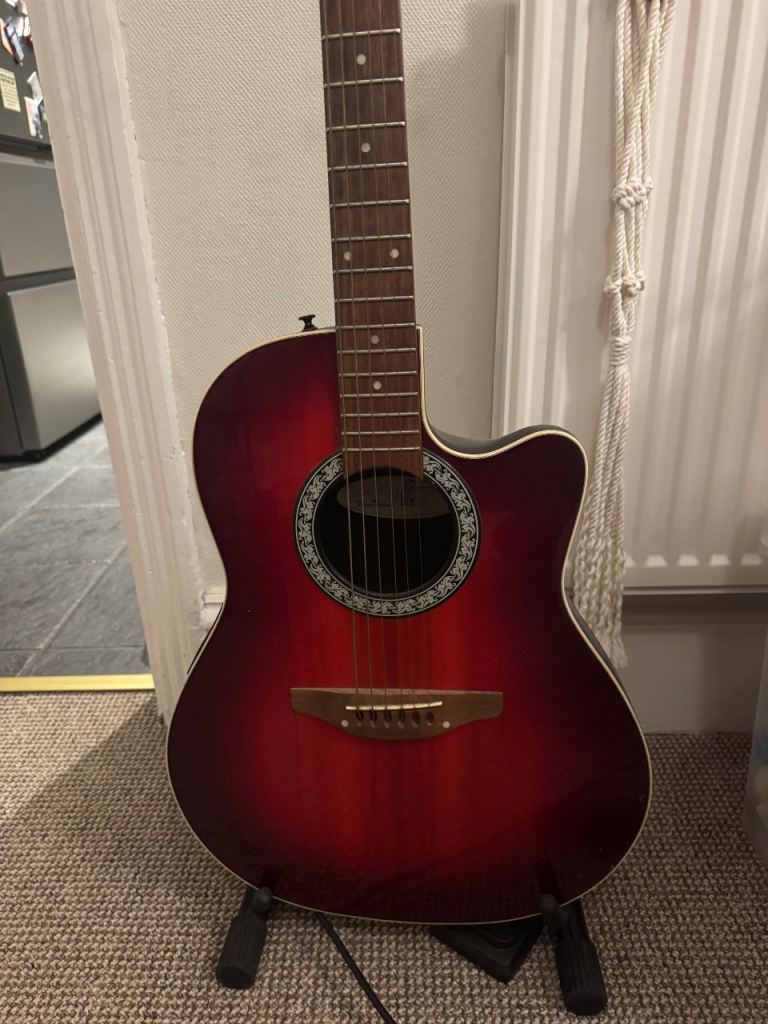 Ovation 1761 Standard Balladeer Acoustic Guitar with Hard Case