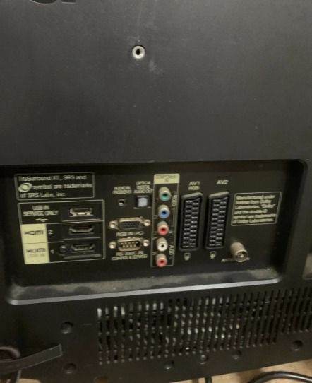32" LG 32LH3000-ZA TV used no remote. good condition.