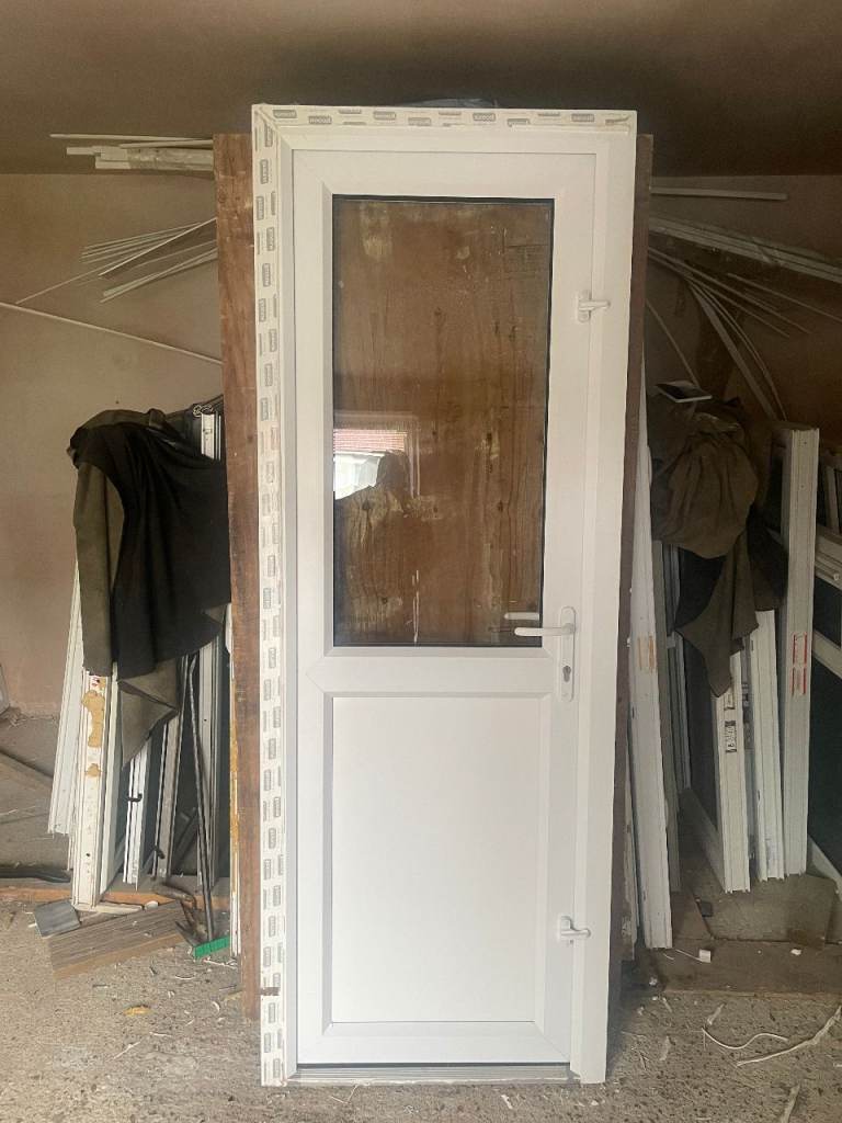 UPVC DOOR 203 x 75 cm - BEAUTIFUL EUROCELL UPVC DOUBLE GLAZED DOOR - ONLY 1 YEAR OLD  (REF: DX202)