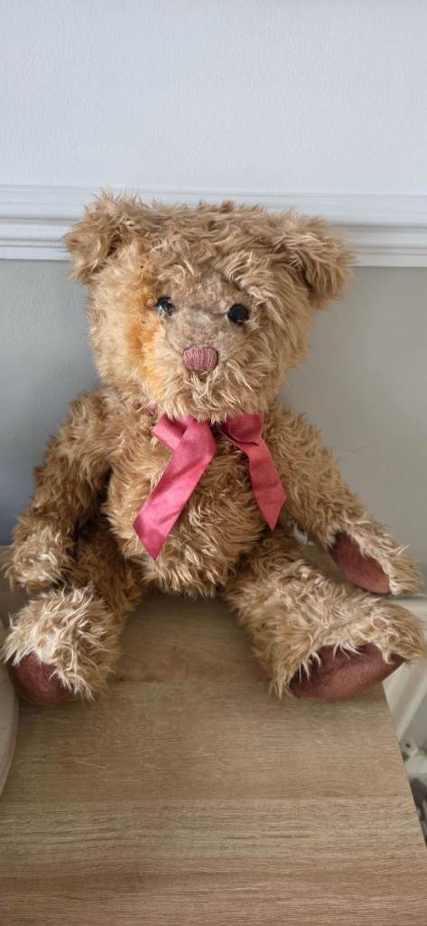vintage "Gregory" teddy bear manufactured by Russ Berrie, designed by Carol-Lynn Rössel Waugh.