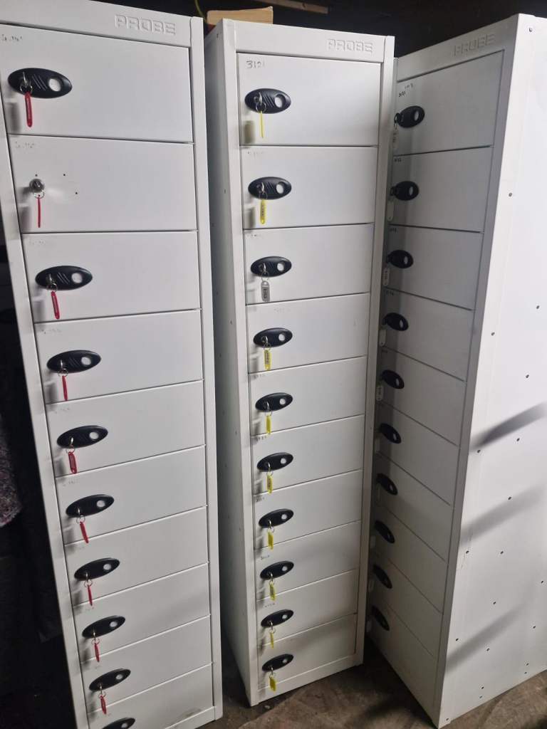Laptop locker units with 10 lockers individual keys (15 available)