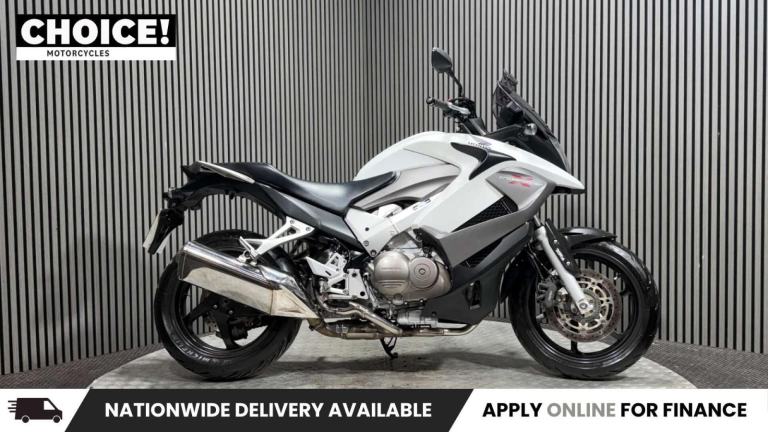 Honda VFR 2011 ONLY 22K NEW MOT SERVICED TOP BOX TOURER 800CC