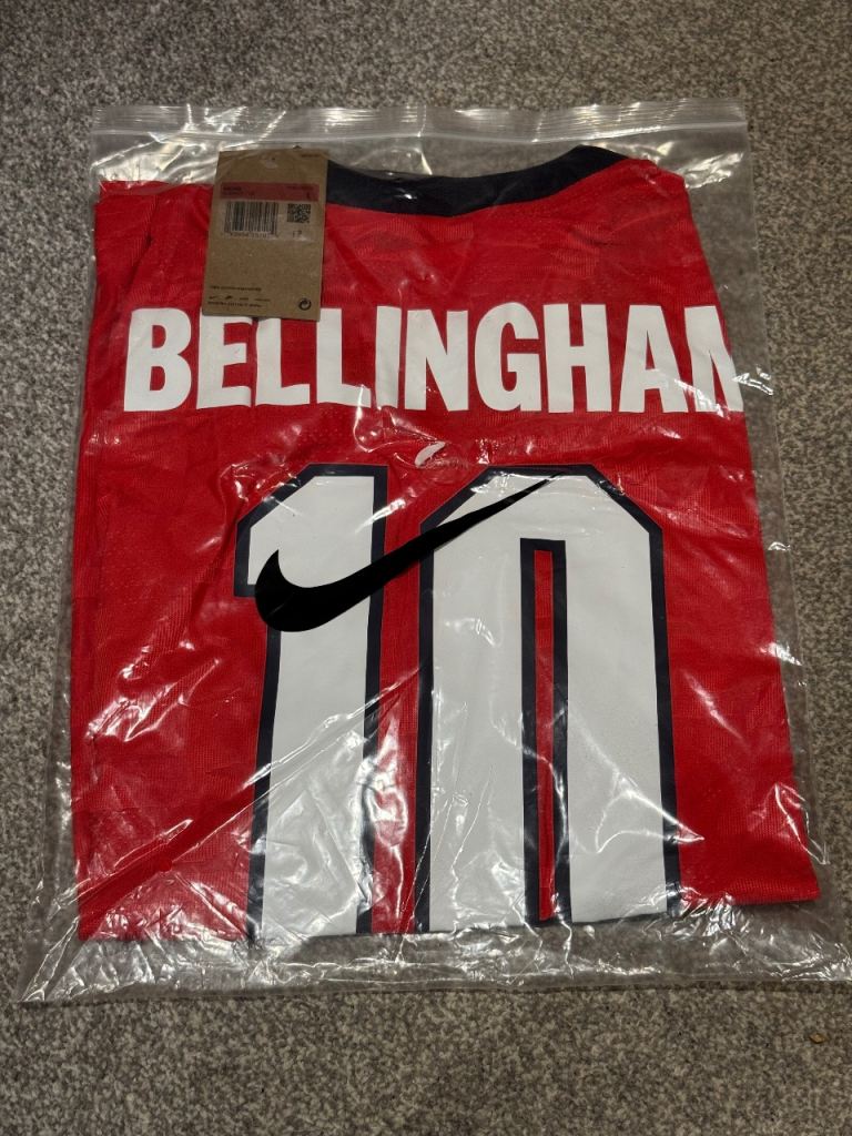 Size Medium 2026 World Cup Nike England Bellingham No. 10 Football Shirt – Brand New