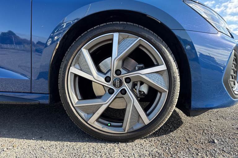 2025 Audi A3 Black Edition 35 TFSI  150 PS S tronic SUV PETROL Automatic