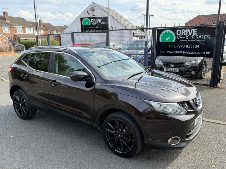 2015 Nissan Qashqai 1.6 dCi Tekna Nav 5dr £35 Road Tax HATCHBACK Diesel Manual