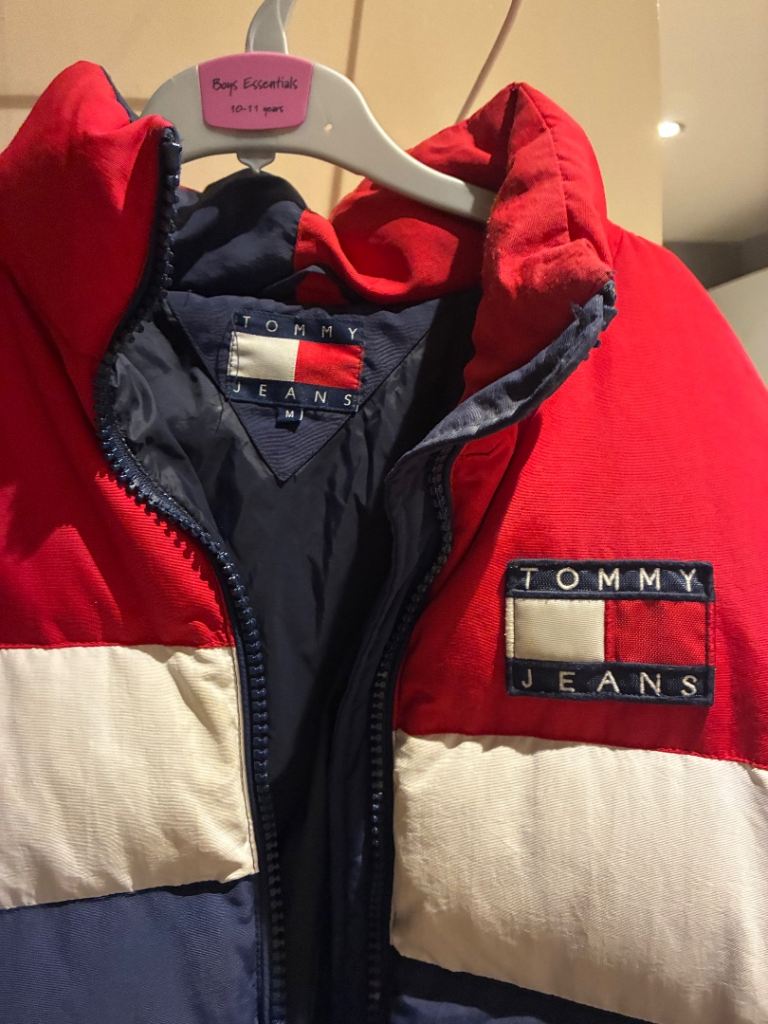 Tommy Hilfiger men’s coat - small men’s bit would fit older teenagers 
