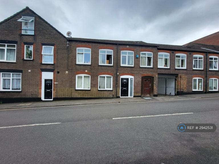 1 bedroom flat in Adelaide St, Luton, LU1 (1 bed) (#2942531)