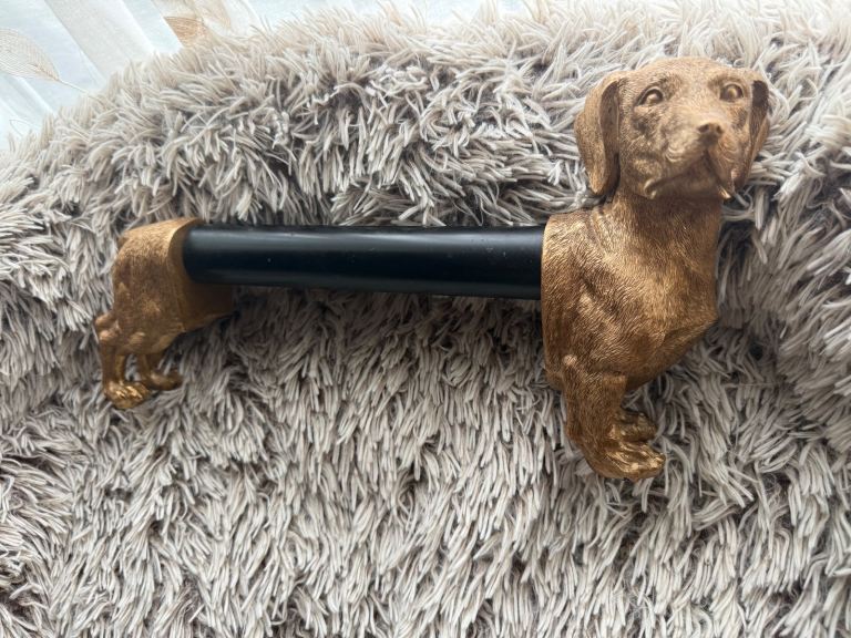 Sausage dog roll holder 