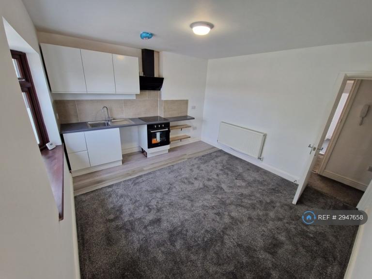 2 bedroom flat in Smisby Road, Ashby-De-La-Zouch, LE65 (2 bed) (#2947658)
