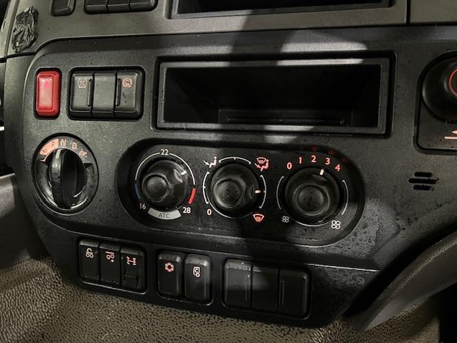 DAF 460 6x2 Sleeper Cab Tractor Unit