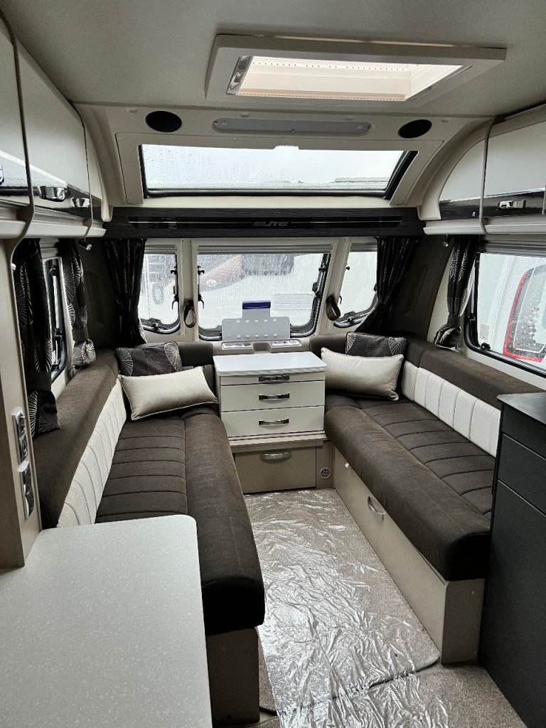 Sterling Elite 480 Caravan – 2016 – Excellent Condition