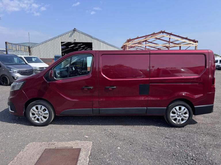 2022 Renault Trafic 2.0 DCI Sport 150BHP LL30 LWB. Same as Nissan Primastar. 