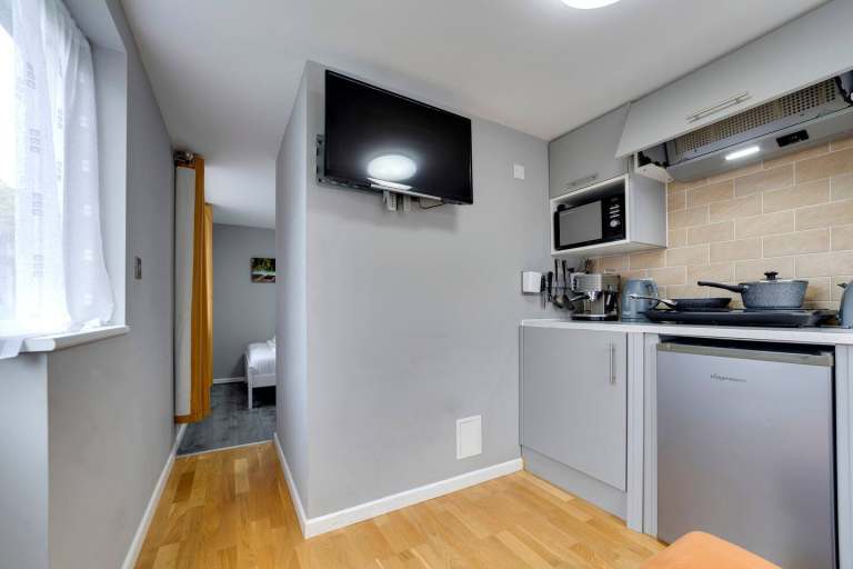 Studio flat with 1 Bedroom - all bills included