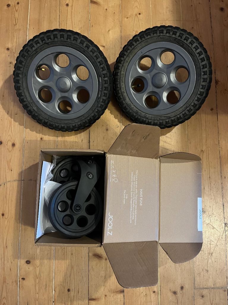 Joolz Pram Replacement Wheels for the front and back of Joolz Geo prams.