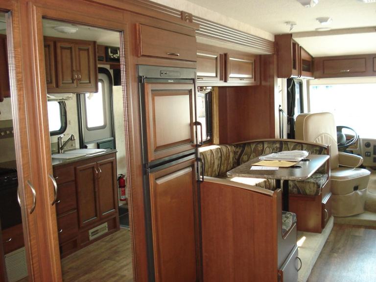Fleetwood Storm 28F american motorhome rv  LPG AUTOMATIC 2012