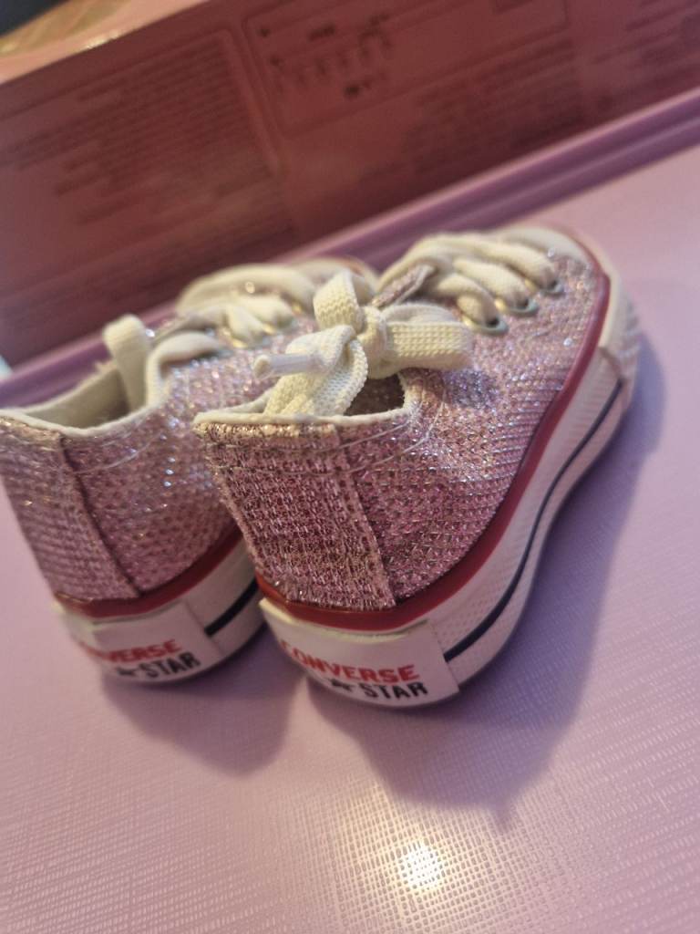 baby converse