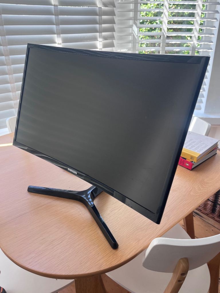 Samsung curved monitor 
