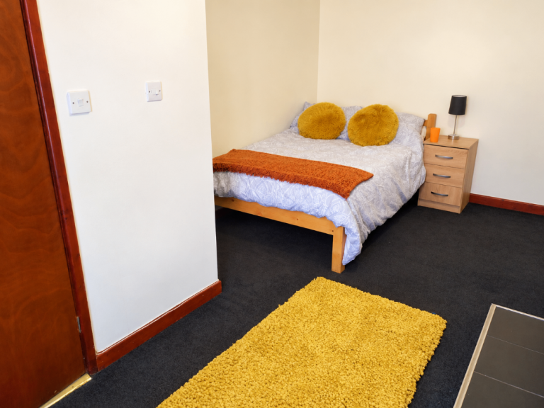 Studio flat - Shirley - Parking - Earliest move in date: 20/11/2026