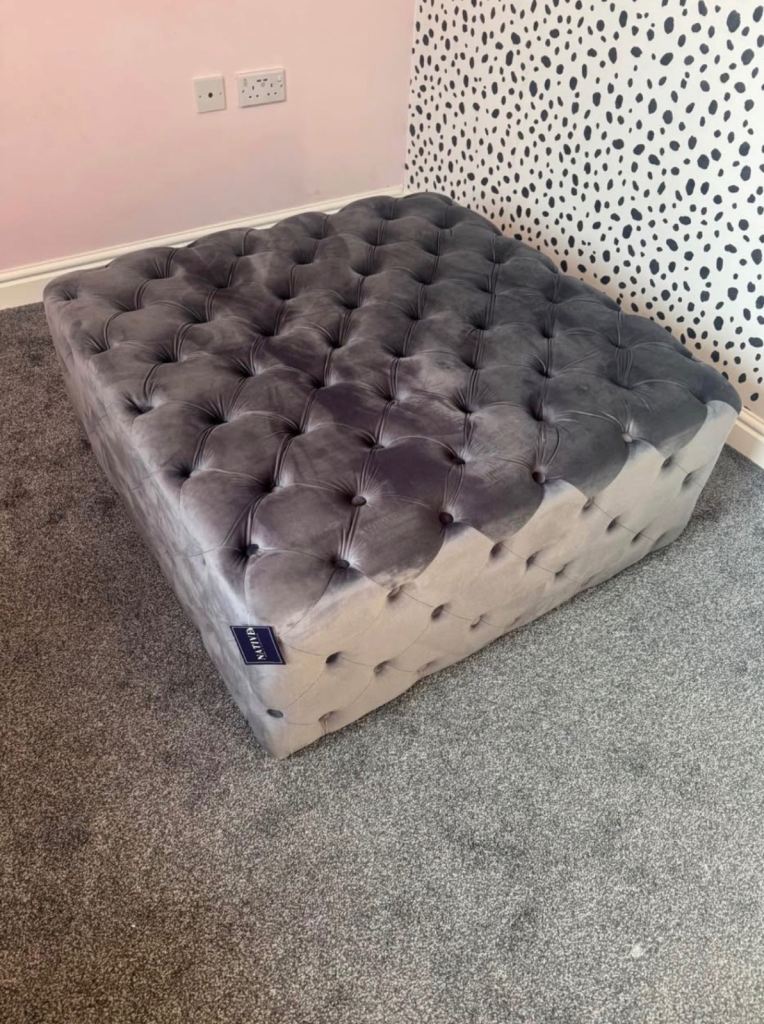 Native Square 100x100cm Pouffee Ottoman Coffee Table Buttons  Grey Modern design