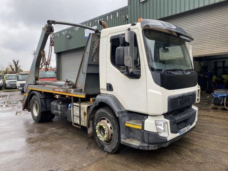 2014 VOLVO FL-250 SKIP LOADER