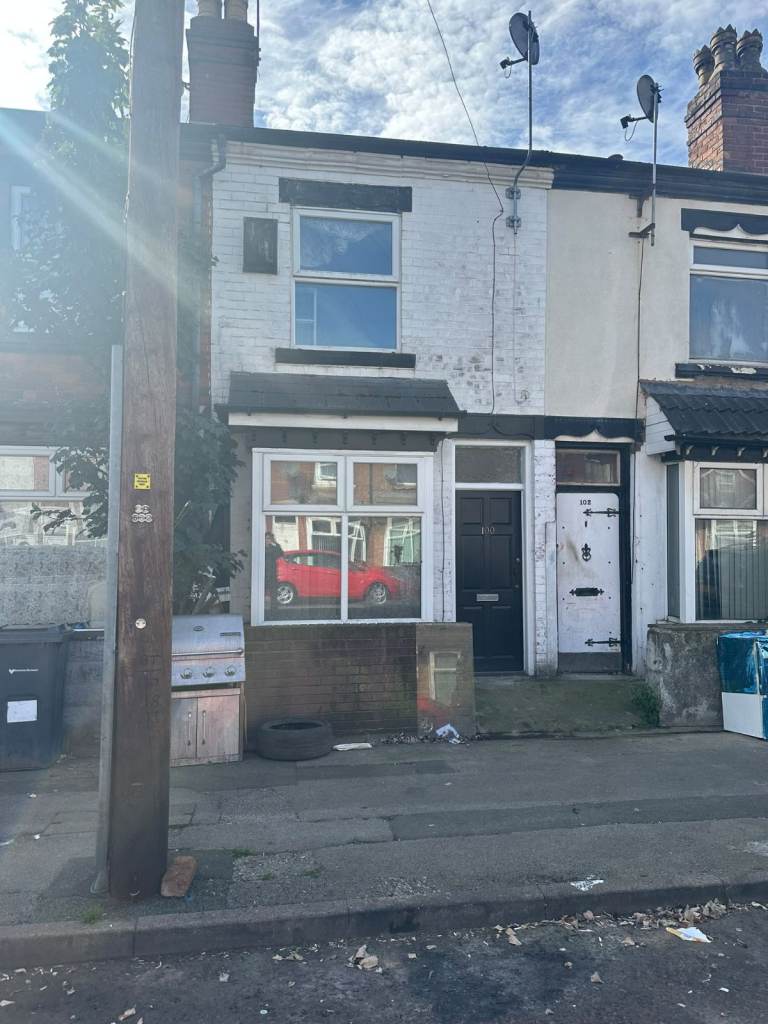 *B.C.H* 2 Bed Home- Preston Road, WINSON GREEN