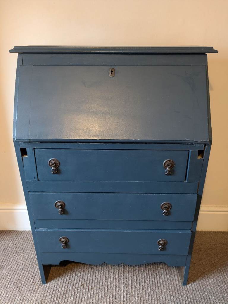 Upcycled wooden bureau