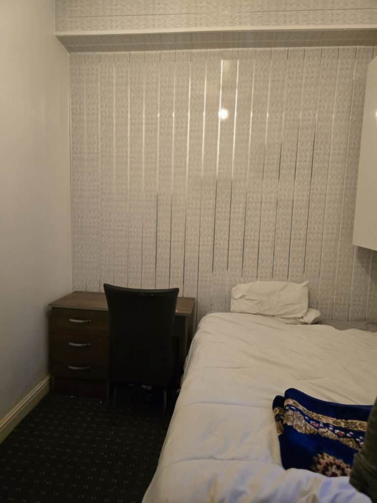 TWO ROOMS LEFT IN A 3 BEDROOM HOUSE FROM £430 TO £460 ALL BILLS INCLUSIVE