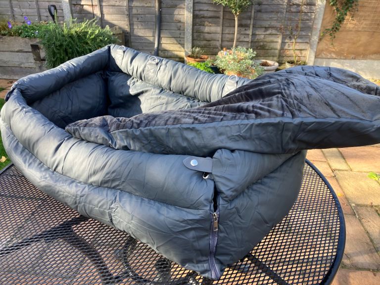 Dog bed / car seat booster