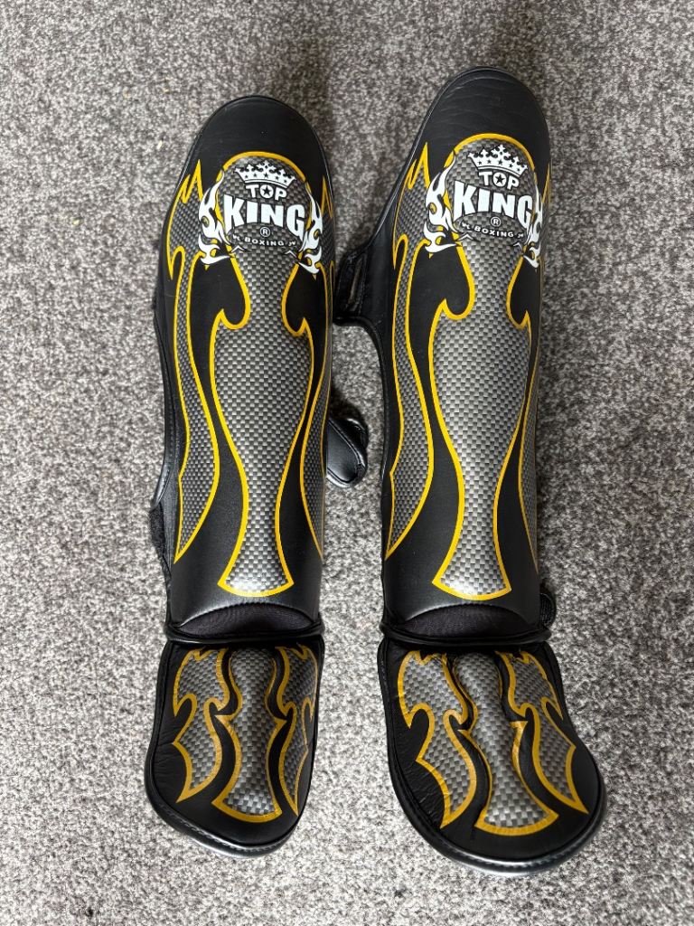 Top king Muay Thai shin guards kids/junior size L (9-11Y)