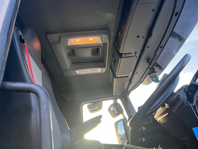 Renault C (C) 430 8x4 , BAYLYNX VOLUMETRIC MIXER JUST ARRIVED . CALL FOR DETAILS