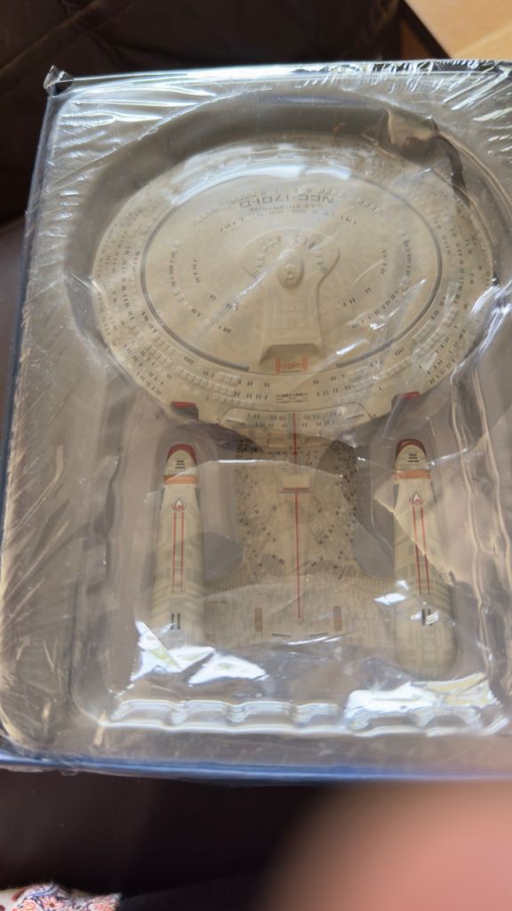Star Trek The Next Generation Enterprise Model Kit - NEW