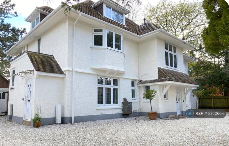 1 bedroom flat in Dunbar Road, Bournemouth, BH3 (1 bed) (#2760664)